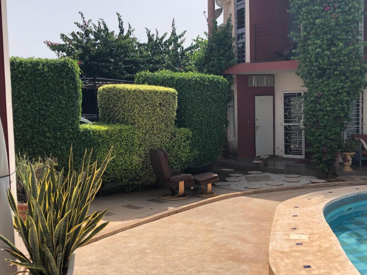 Fadu'Gh Villa Somone Exteriör bild