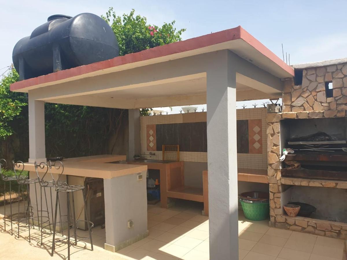 Fadu'Gh Villa Somone Exteriör bild