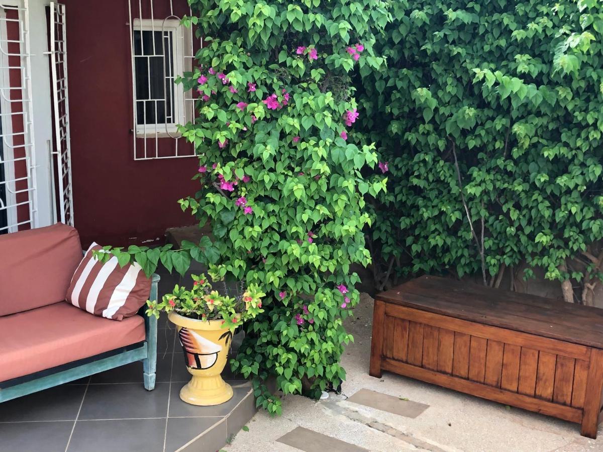 Fadu'Gh Villa Somone Exteriör bild