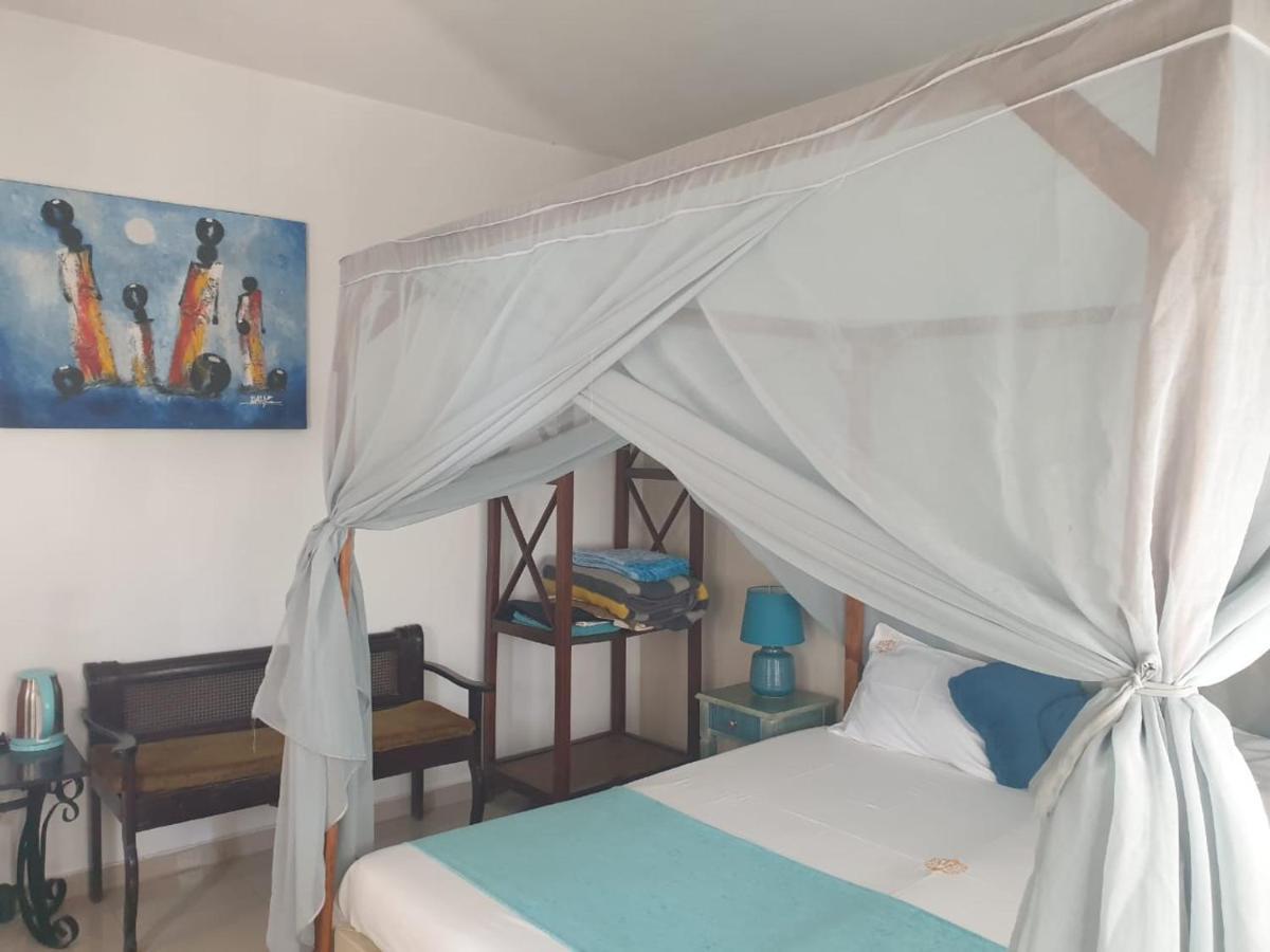 Fadu'Gh Villa Somone Exteriör bild