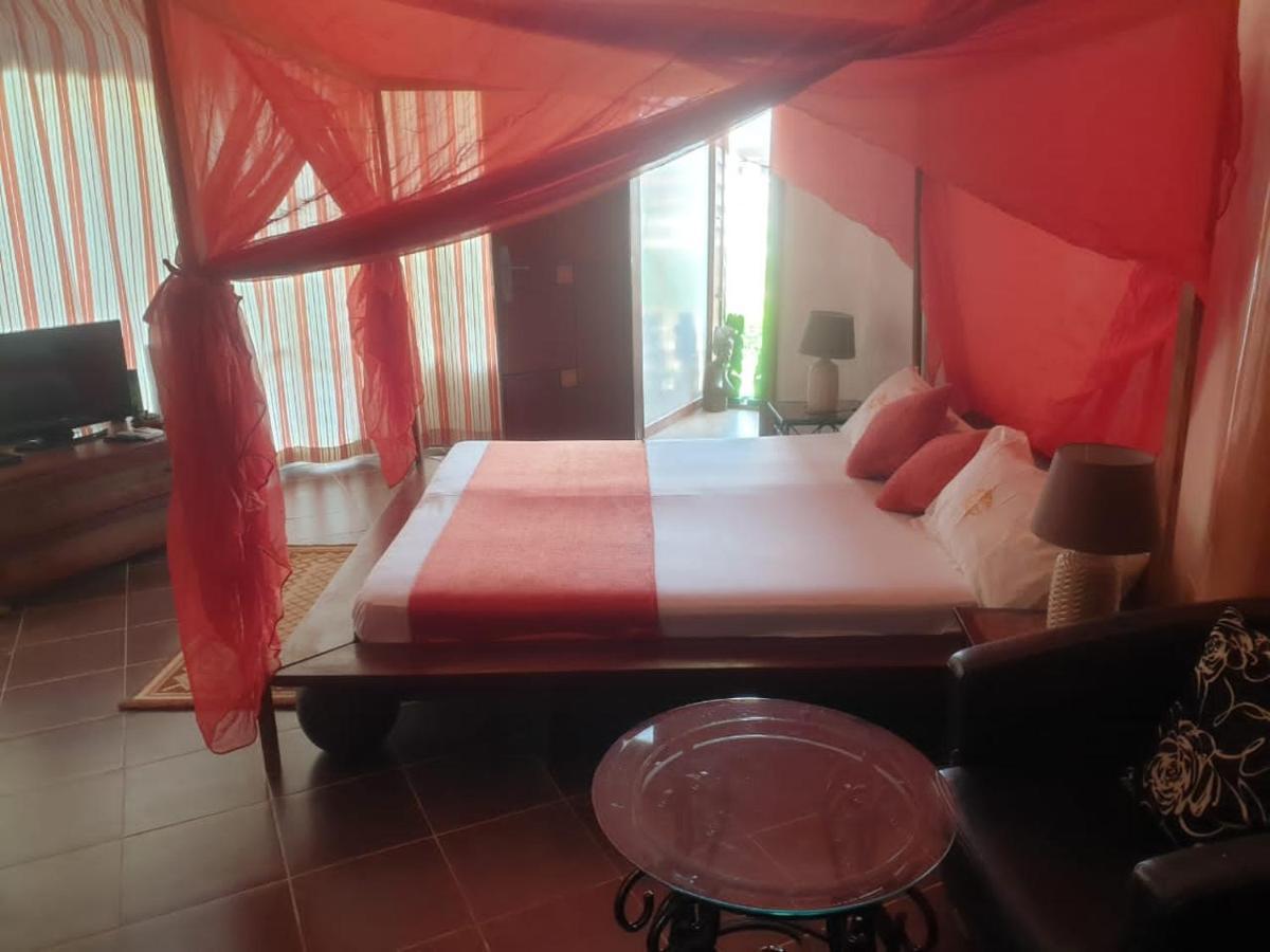 Fadu'Gh Villa Somone Exteriör bild