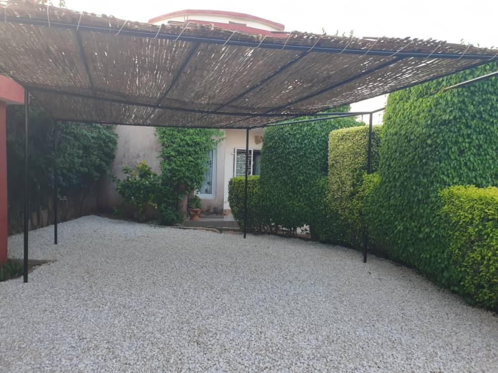 Fadu'Gh Villa Somone Exteriör bild