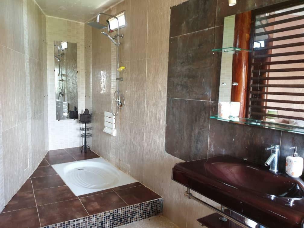 Fadu'Gh Villa Somone Exteriör bild